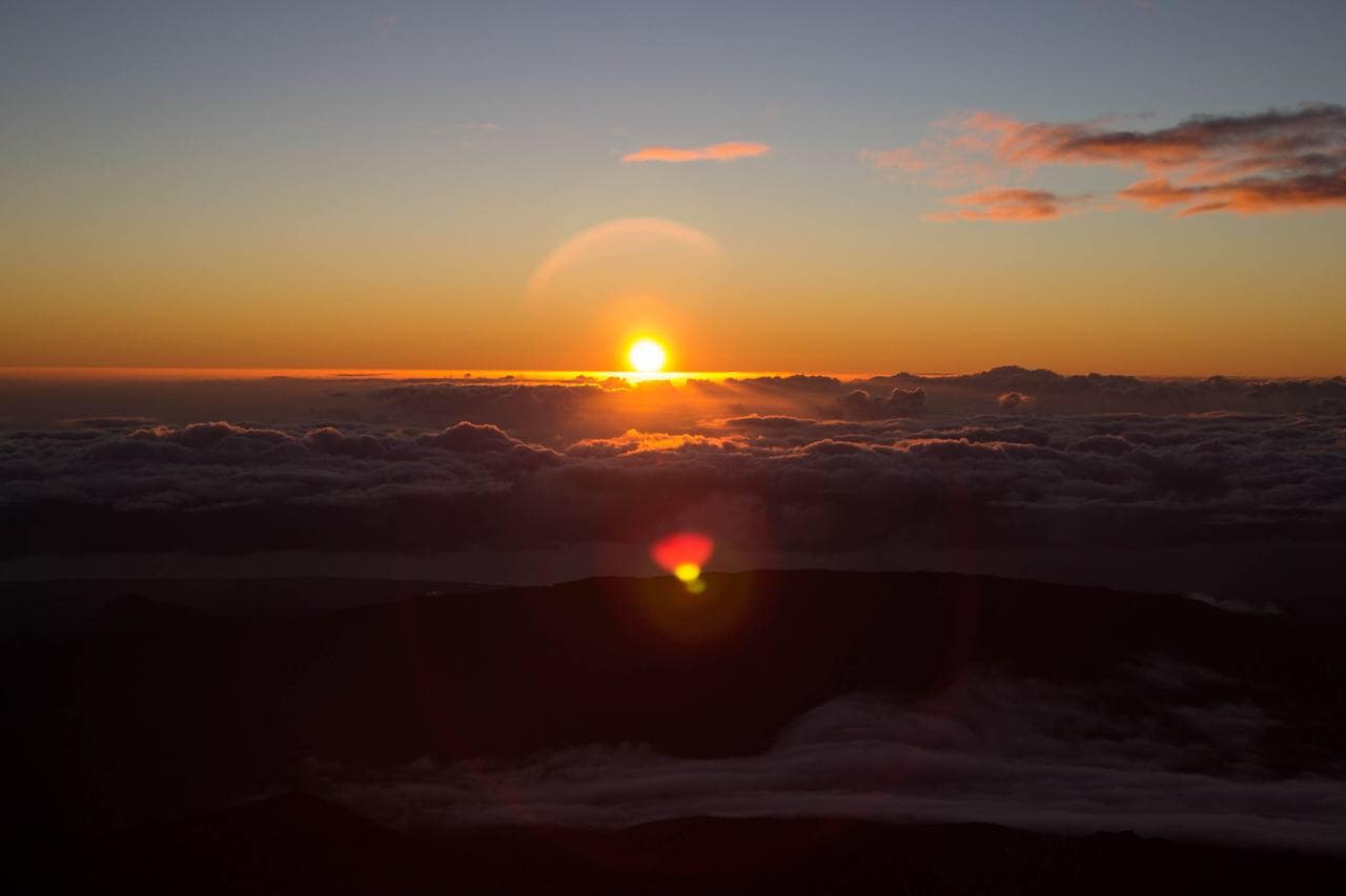 Le Piton des Neiges au lever du soleil