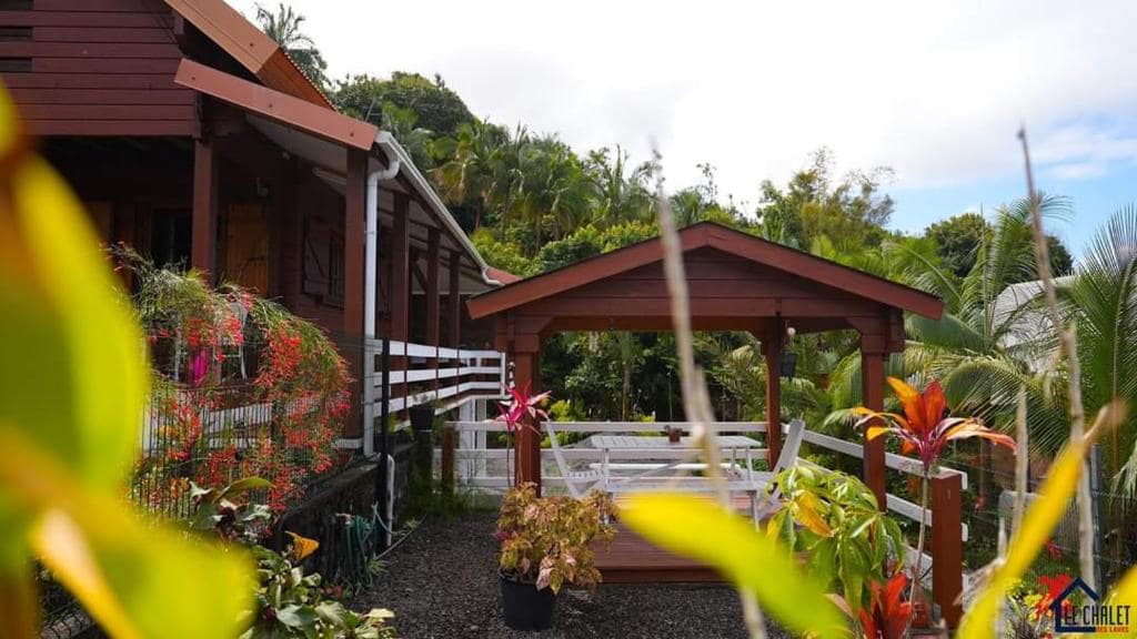 Séjour et coin repas · © Chalet des Laves
